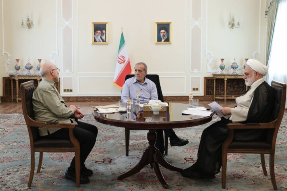 تأکید سران قوا برمهار فشارهای معیشتی