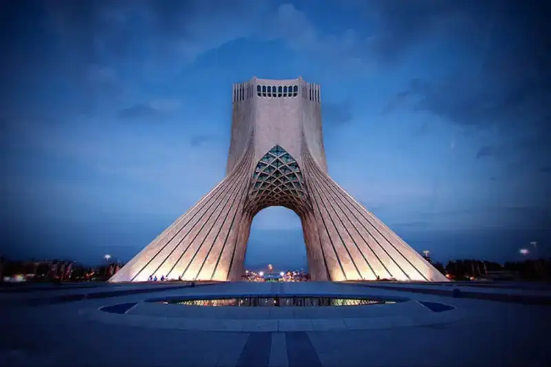 نام میدان آزادی تغییر نمی‌کند؛ کاهش بدهی شهرداری به بانک‌ها تا 10 درصد
