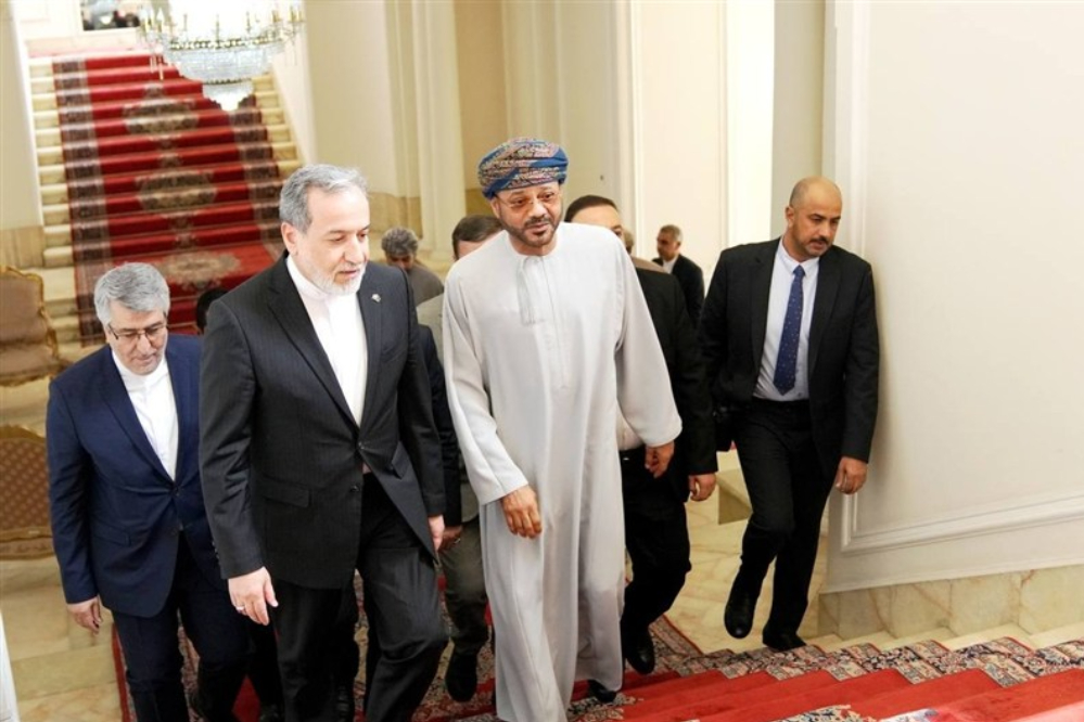 عراقجي يستقبل البوسعيدي ويجري معه محادثات