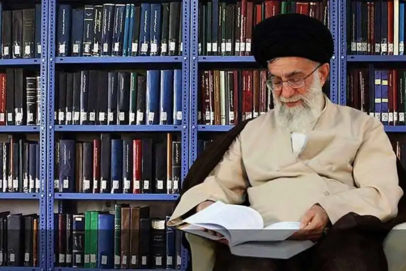 ماجرای 300 کتاب کهنه‌ای که رهبر شهید انقلاب آنها را صحافی کردند