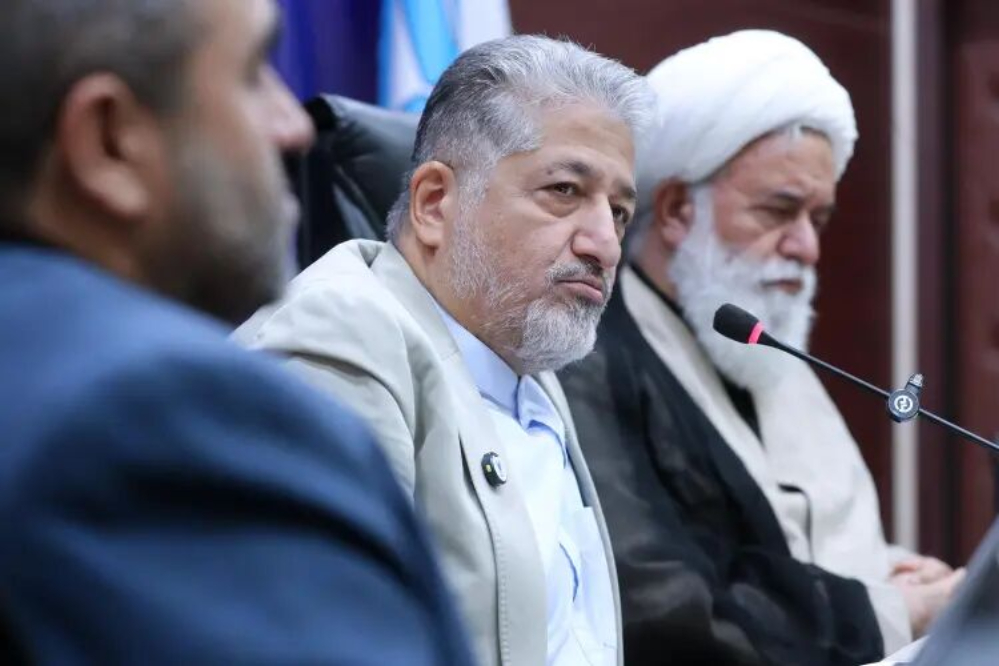 رئیس دانشگاه آزاد: دانشگاه‌ها از مقاله‌محوری به نظریه‌پردازی حرکت کنند