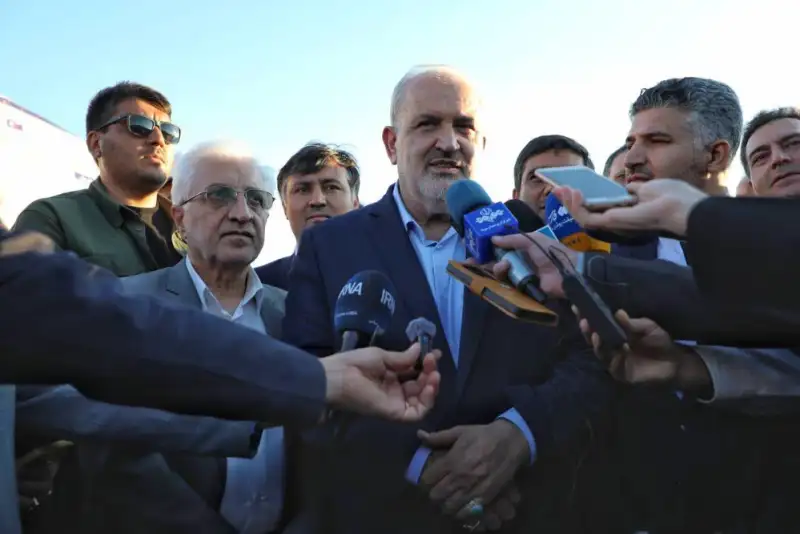 تأکید وزیر نیرو بر تسریع آبرسانی سرانی