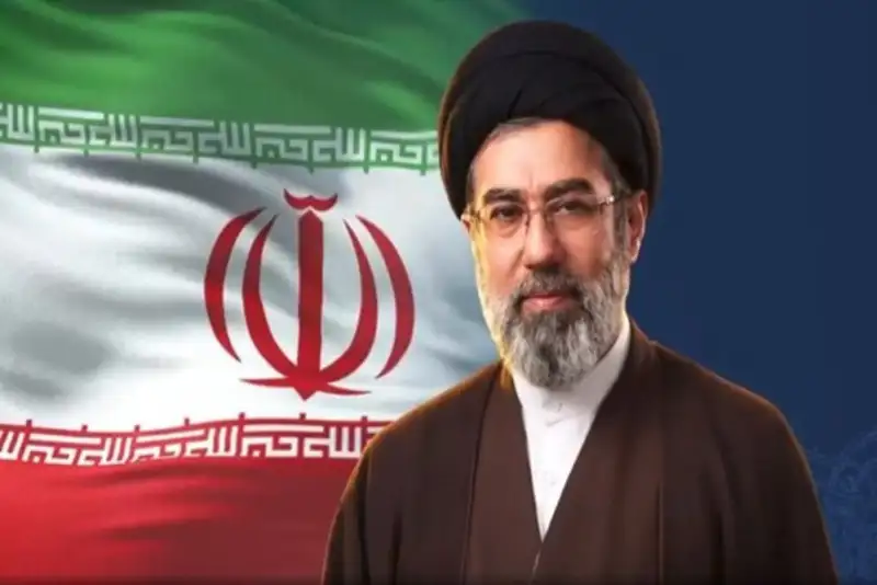 رهبر انقلاب با عفو و تخفیف مجازات بیش از 2500 محکوم موافقت کردند