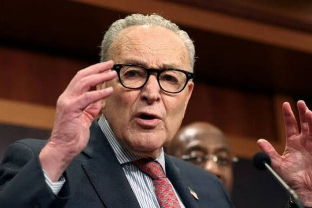 رهبر دموکرات‌های سنا: جنگ با ایران امنیت آمریکا را به خطر می‌اندازد