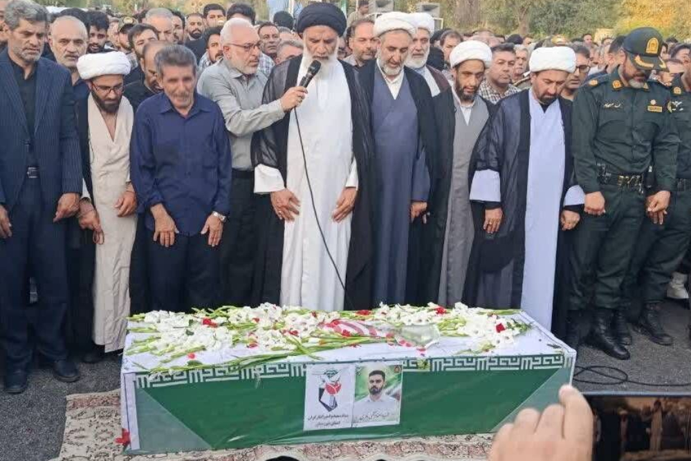 دزفول سوگوار خلبان شهید؛ پیکر «مجتبی حسینوند» در گلزار شهدای شهیدآباد آرام گرفت