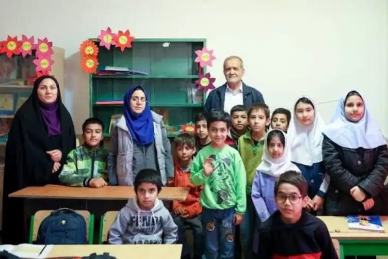 پزشکیان: دانش‌آموزان سرمایه اصلی ایران هستند
