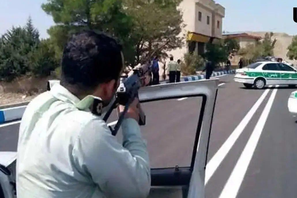 درگیری مسلحانه پلیس و 5 سارق مسلح در تهران؛ یک سارق کشته شد