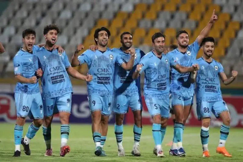 چادرملو 0-0 شمس آذر قزوین/ فرار یزدی‌ها از قعر جدول