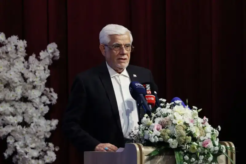 تأکید عارف بر تربیت نخبگان از سال‌های نخست مدرسه