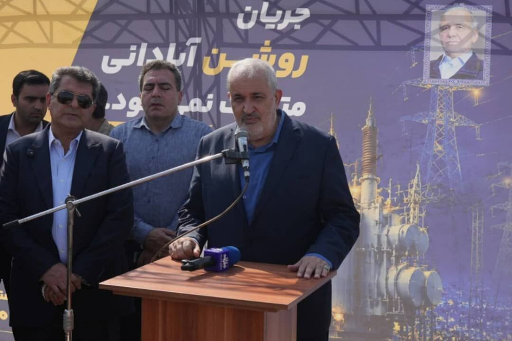 وزیر نیرو: مردم از درآمد نیروگاه‌های خورشیدی بهره می‌برند