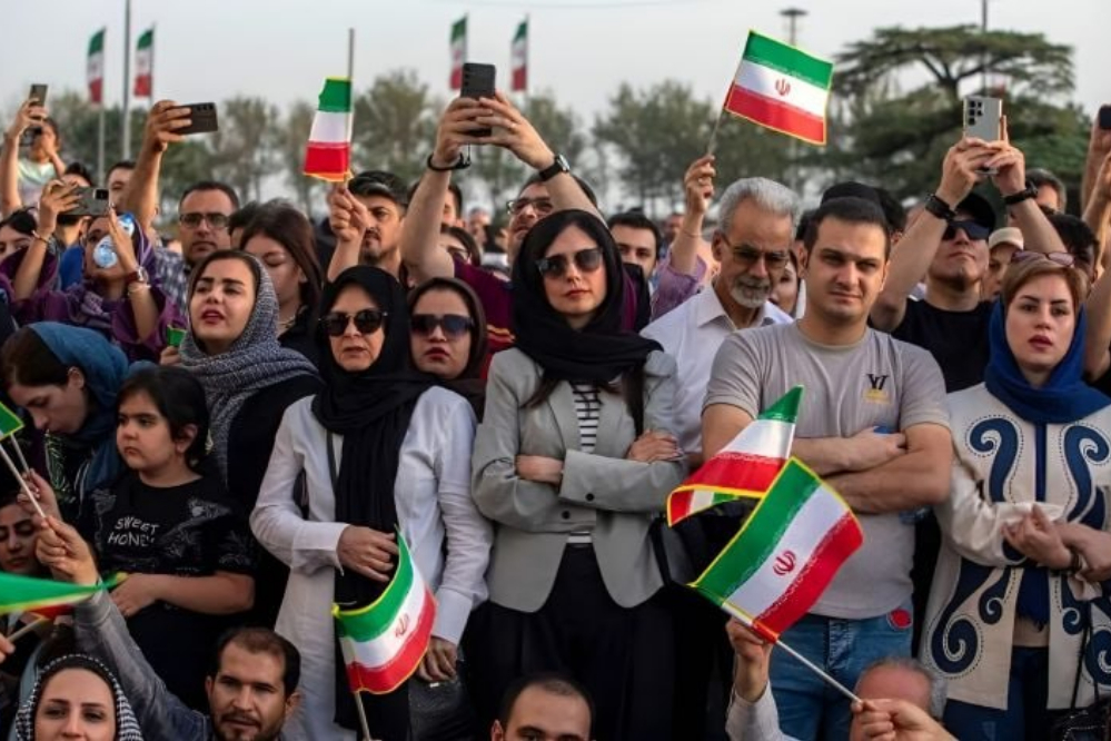 مراقب کوچک‌شدن «ما» باشید