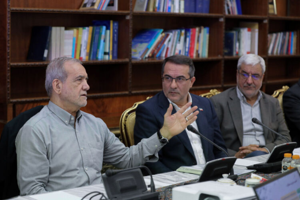 پزشکیان: کارآمدی دستگاه‌ها باید به رضایت مردم منجر شود