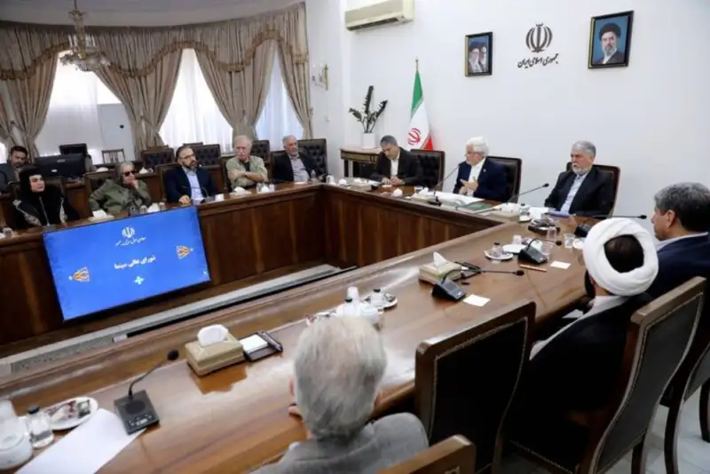 عارف: شورای هنر و ادب در دولت چهاردهم تشکیل می‌شود