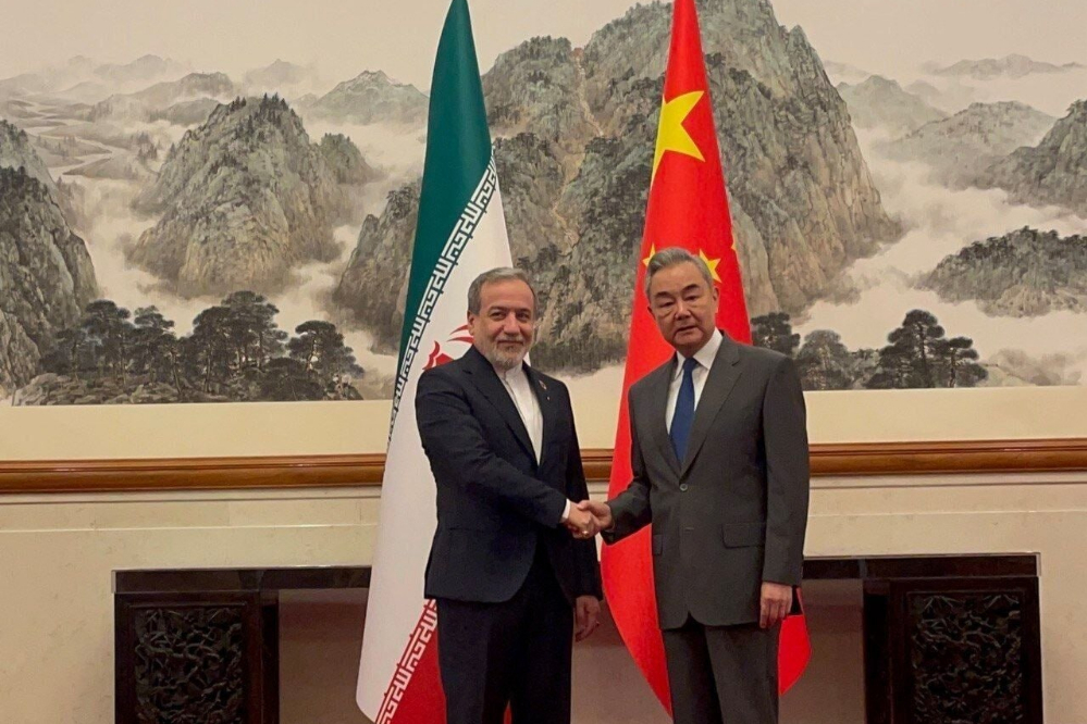 تاکید چین بر گسترش همکاری با تهران برای حفاظت حقوق و منافع ایران