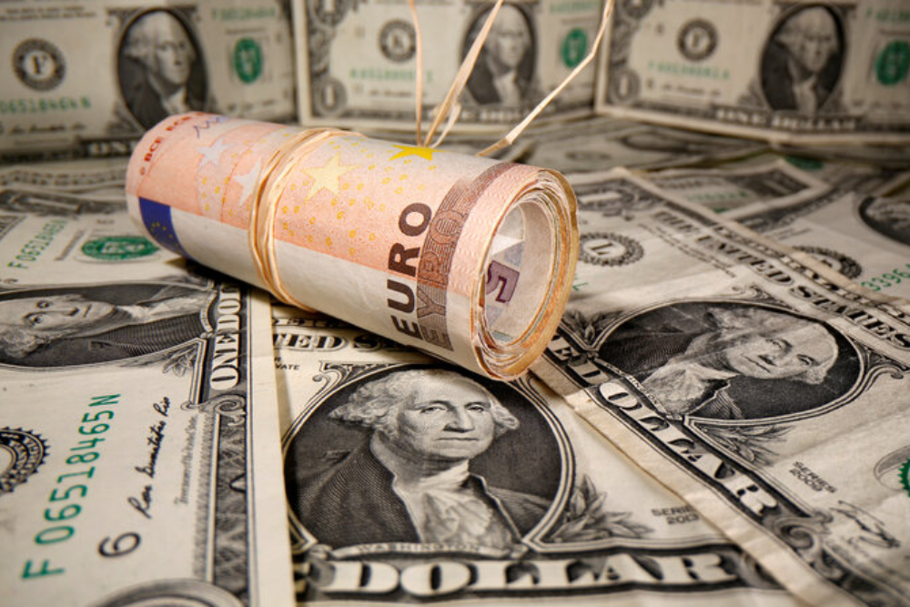آخرین قیمت دلار امروز چهارشنبه 25 شهریور 1405؛ توقف دلار و افت یورو