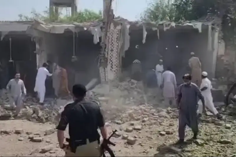 انفجار انتحاری در پاکستان 15 کشته برجا گذاشت