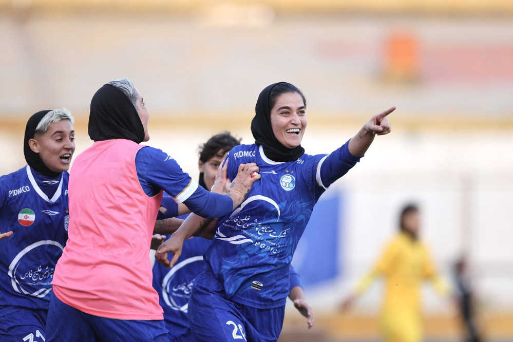استقلال و پرسپولیس لیگ زنان را طوفانی آغاز کردند