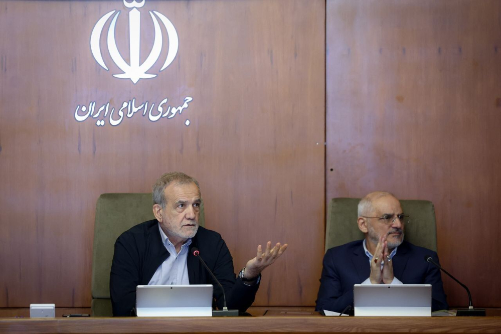 پزشکیان: همه دستگاه‌ها برای تداوم تولید و اشتغال تلاش کنند