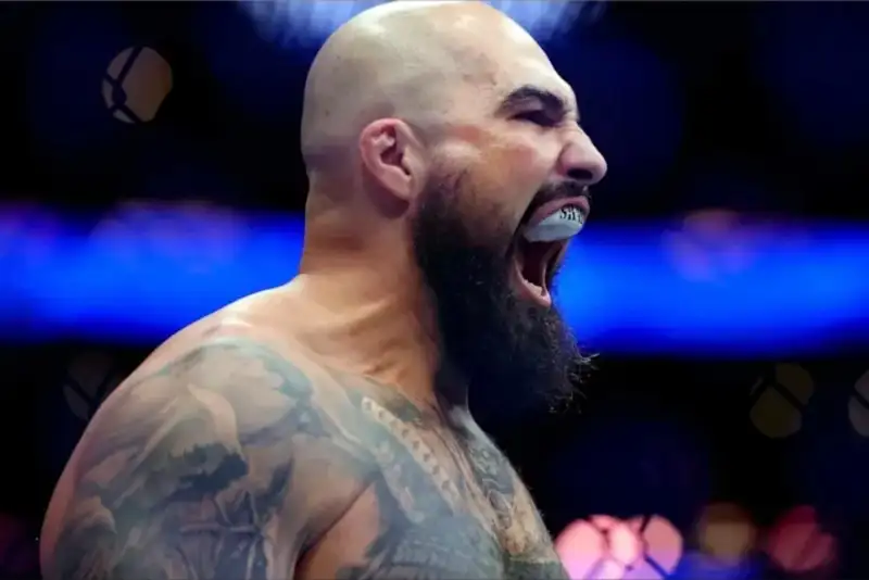 قهرمان المپیک فقط 12 ثانیه دوام آورد؛ پیروزی تاریخی مبارز فلسطینی در UFC + فیلم مبارزه