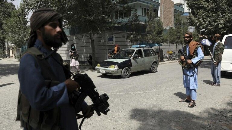 آخر التطورات في أفغانستان.. طالبان تتعهّد بإشراك النساء في الحكومة