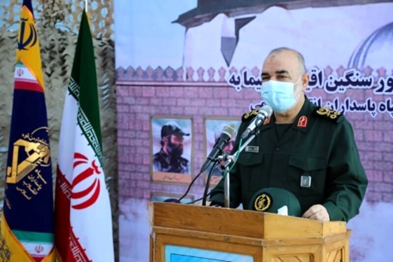 قائد الحرس الثوري: العدو يسعى لتجريد شعبنا من روح المقاومة