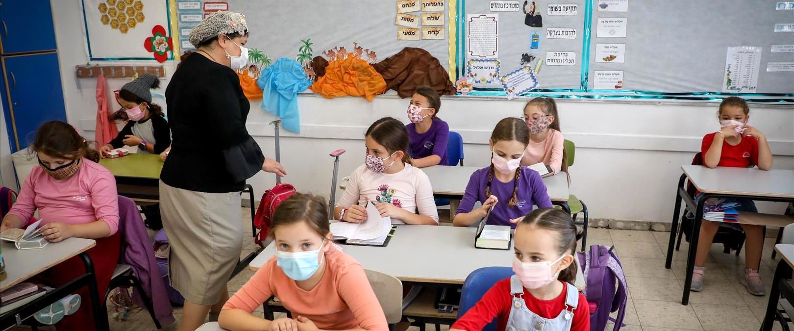 בנט בקבינט: שומרים את הזכות לדחות את פתיחת הלימודים לפי התחלואה