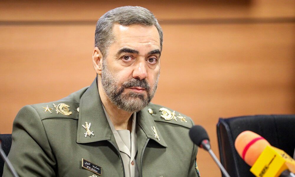وزير الدفاع: امريكا أُرغمت على مغادرة أفغانستان بضعف وإذلال